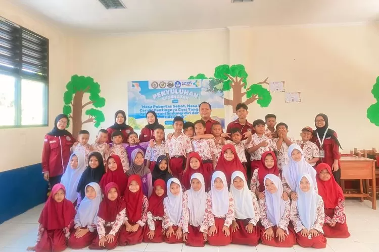 Mahasiswa KKM 64 Universitas Bina Bangsa Gelar Penyuluhan PHBS di SDN 1 Calung Bungur